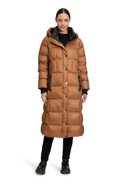 Moteriškas pūkinis paltas (BETTY BARCLAY) 